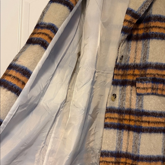 Burberry Cream and Navy Plaid Teddy Jacket - Picture 2 of 6